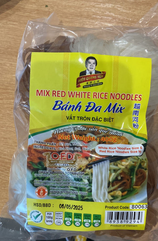 Mix Red White Rice Noodle 混合紅白河粉Banh Da Mix Vat Tron Dac Biet 400gr x 1